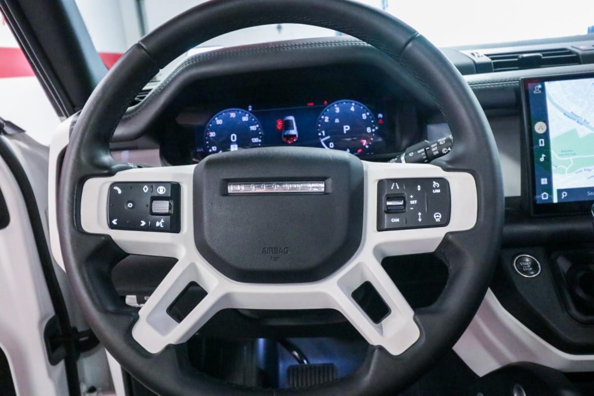 2024 Land Rover Defender S - Photo 25