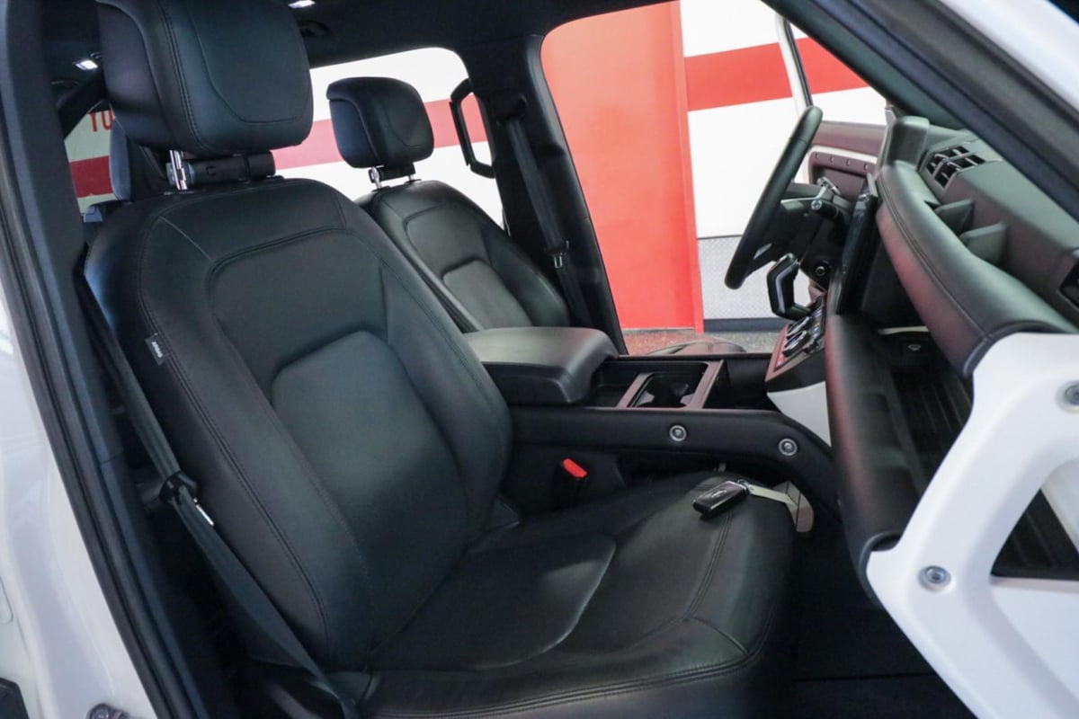 2024 Land Rover Defender S - Photo 27