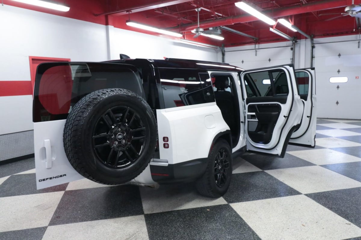 2024 Land Rover Defender S - Photo 31