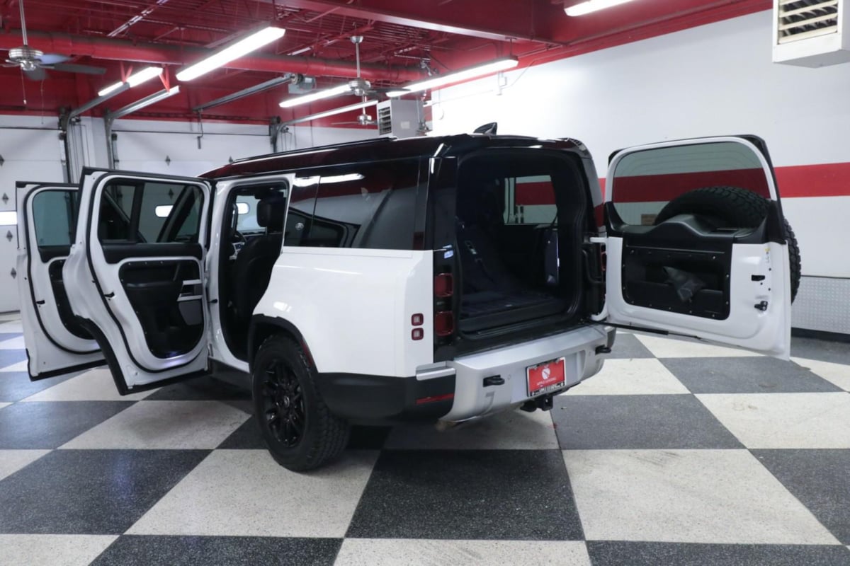 2024 Land Rover Defender S - Photo 32