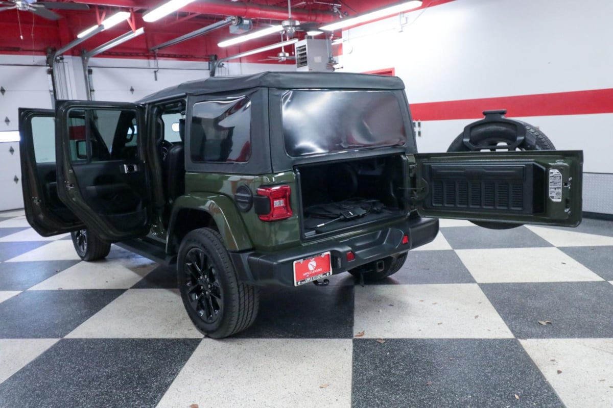 2021 Jeep Wrangler Unlimited Sahara 4XE - Photo 30