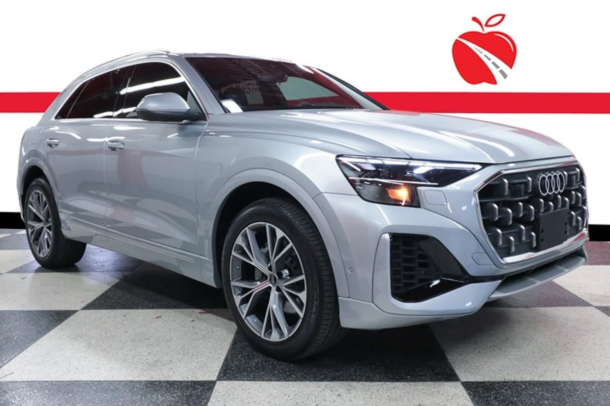 2024 Audi Q8 Premium Plus
