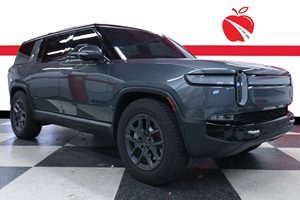 2024 Rivian R1S