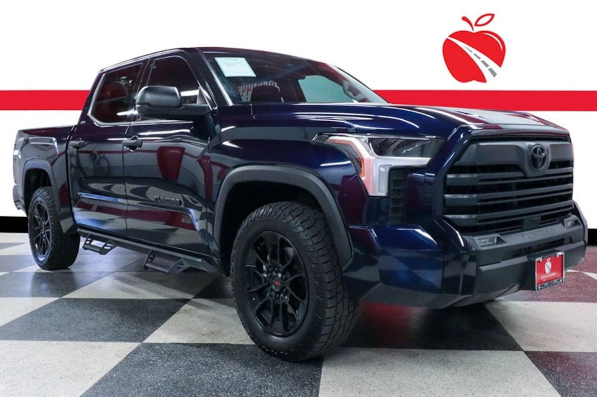 2022 Toyota Tundra 4WD SR5