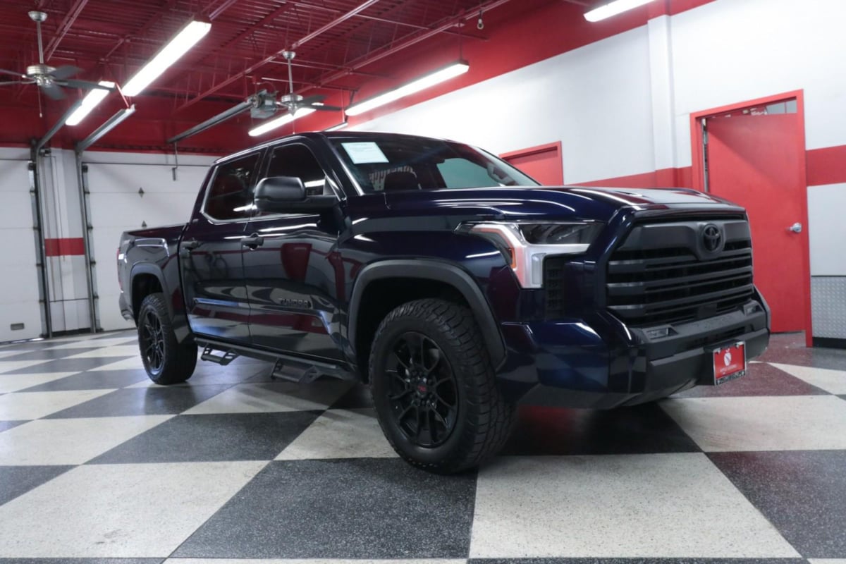 2022 Toyota Tundra SR5 - Photo 2