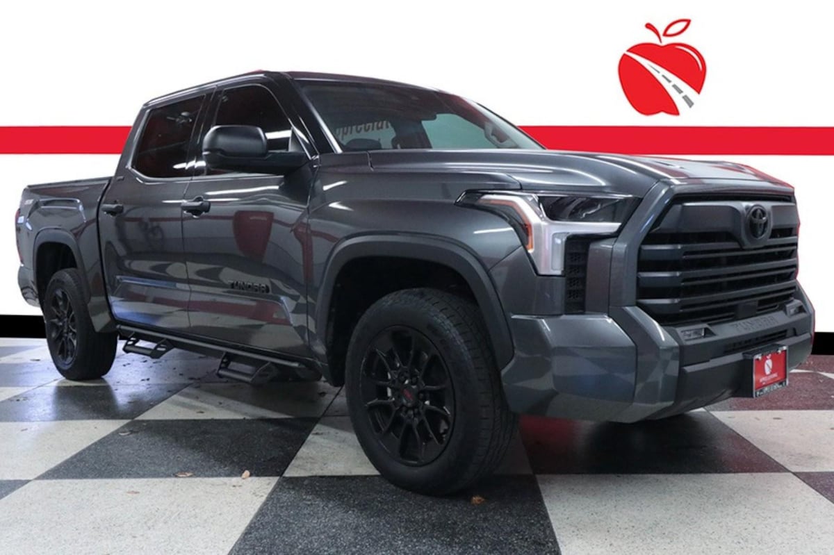 2023 Toyota Tundra 4WD SR5