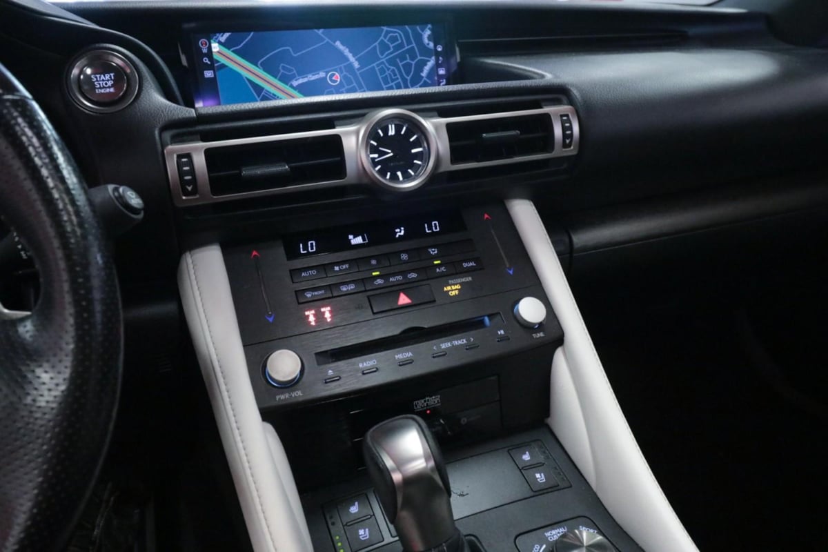 Lexus RC photo 10