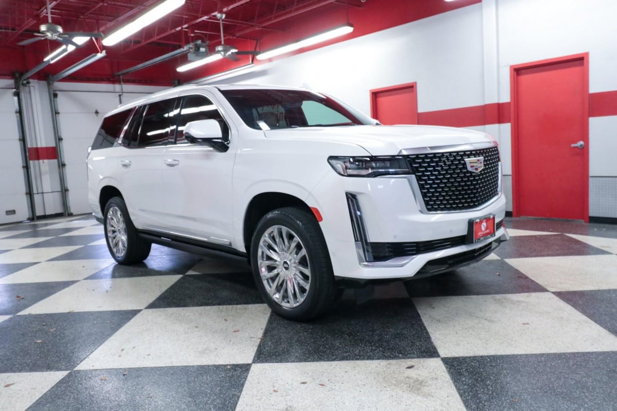Cadillac Escalade photo 2