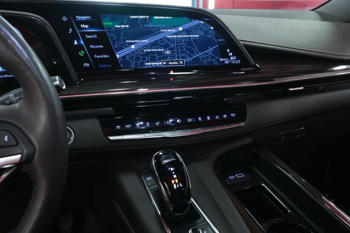 Cadillac Escalade photo 11