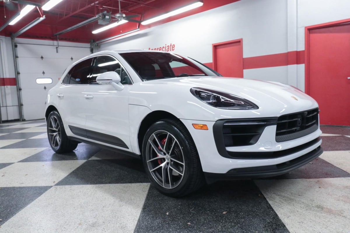 Porsche Macan photo 2