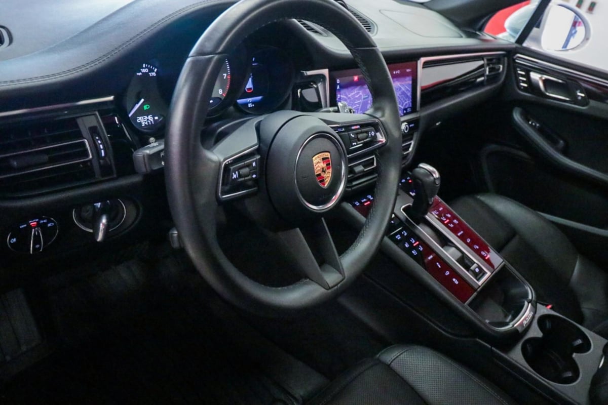 Porsche Macan photo 13