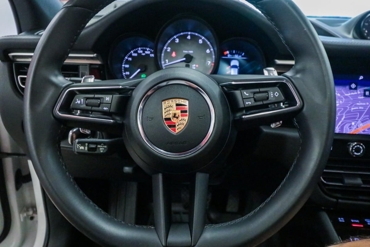 Porsche Macan photo 30