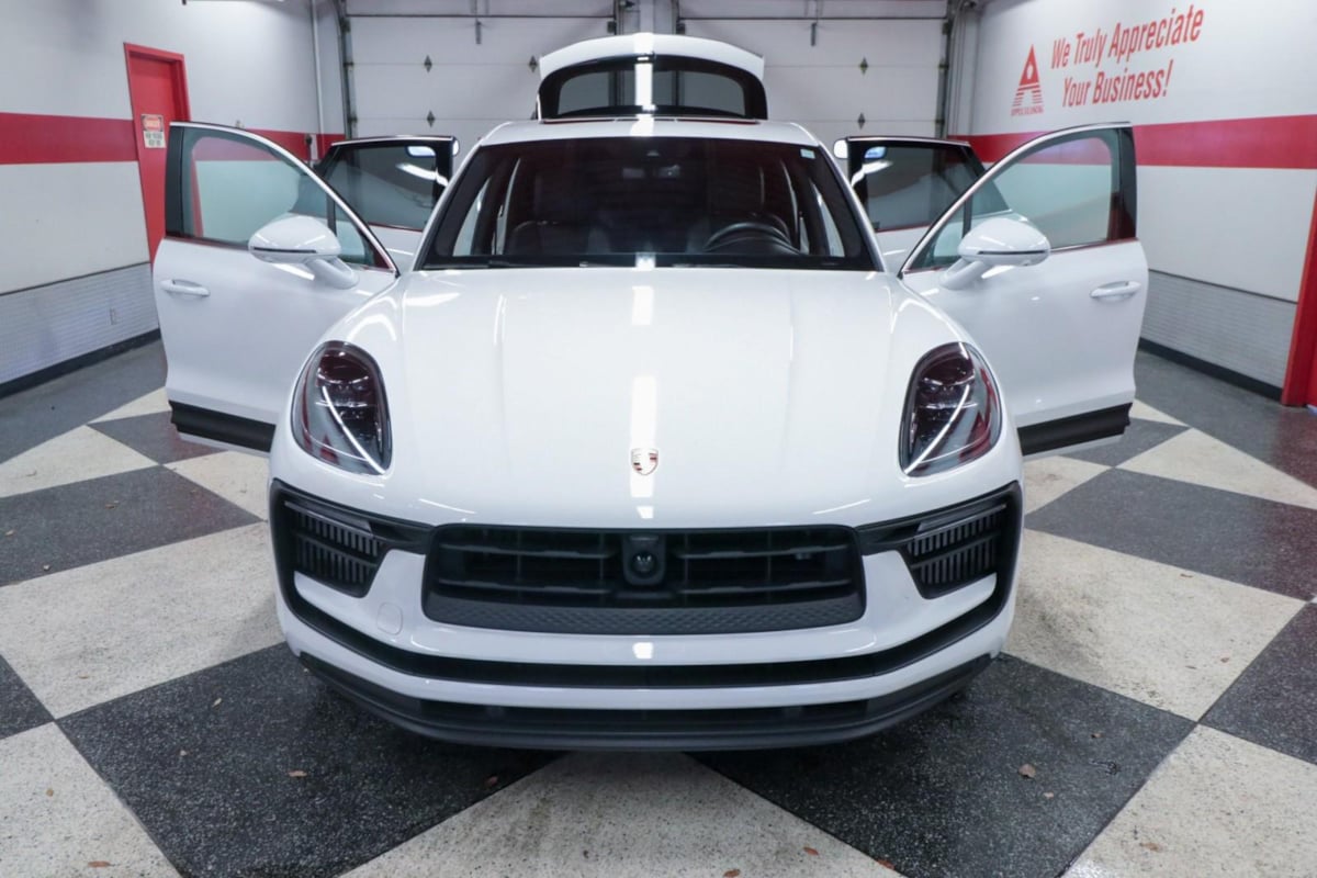 Porsche Macan photo 36