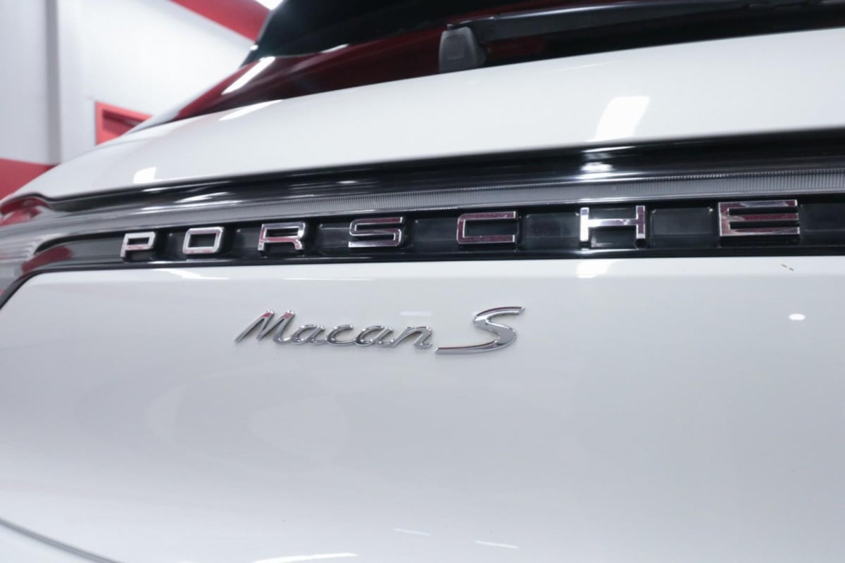 Porsche Macan photo 39