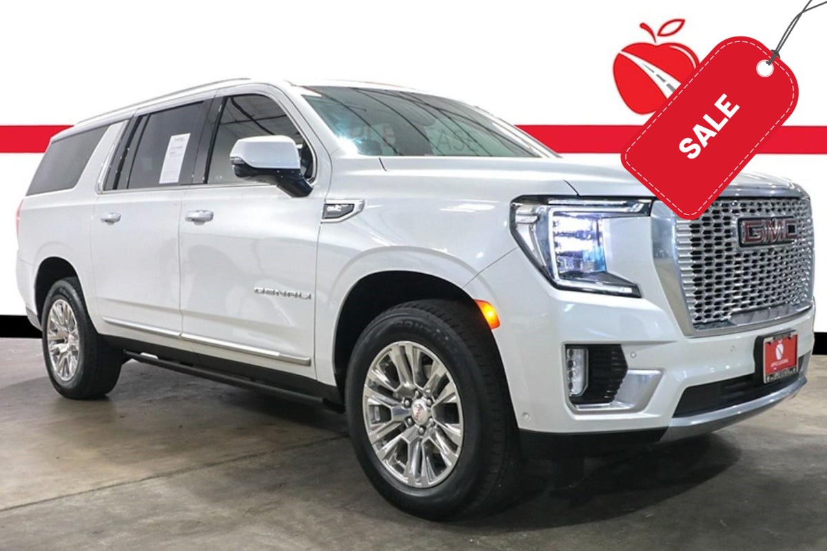 White Frost Tricoat 2024 GMC Yukon XL SUV / Crossover Four-Wheel Drive Automatic