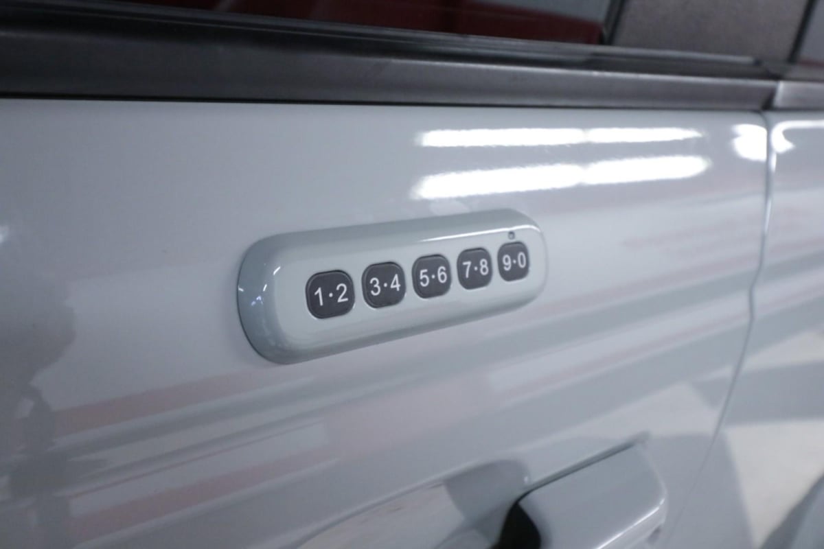 Ford Bronco photo 36