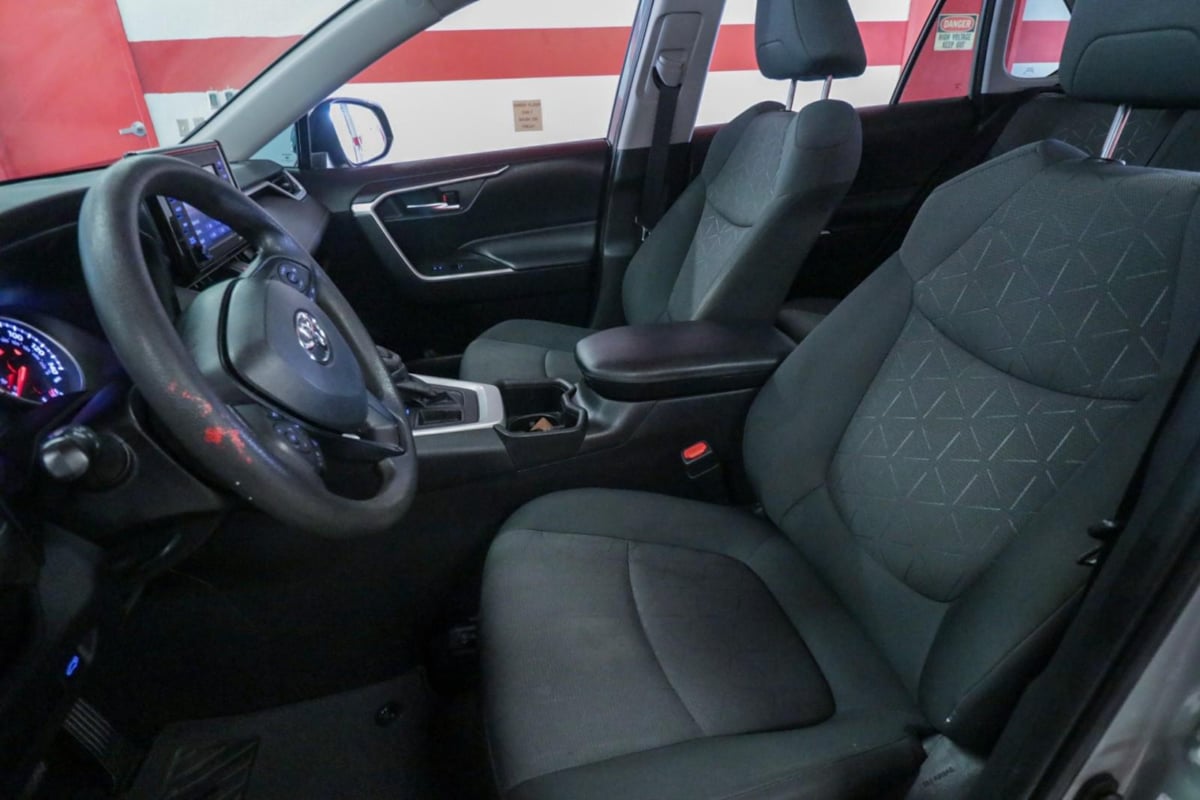 Toyota RAV4 photo 11