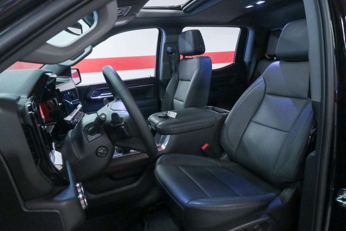 GMC Sierra photo 10