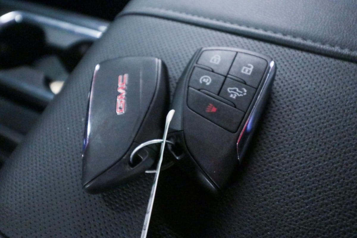 GMC Sierra photo 25