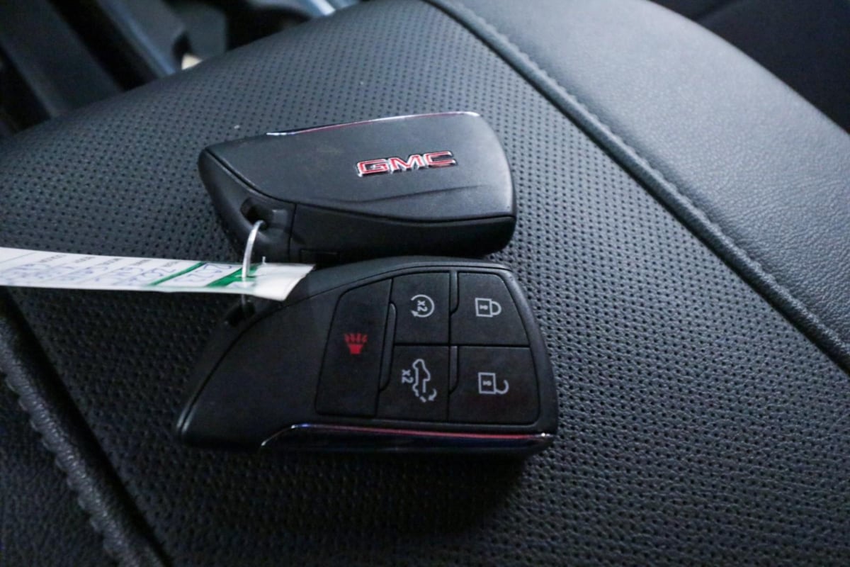GMC Sierra photo 26