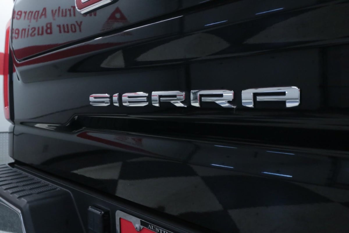 GMC Sierra photo 38