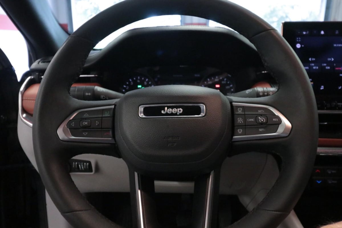 Jeep Compass photo 8