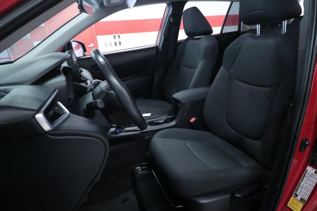 Toyota Corolla Cross photo 12