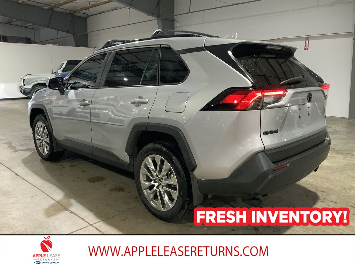 Toyota RAV4 photo 3