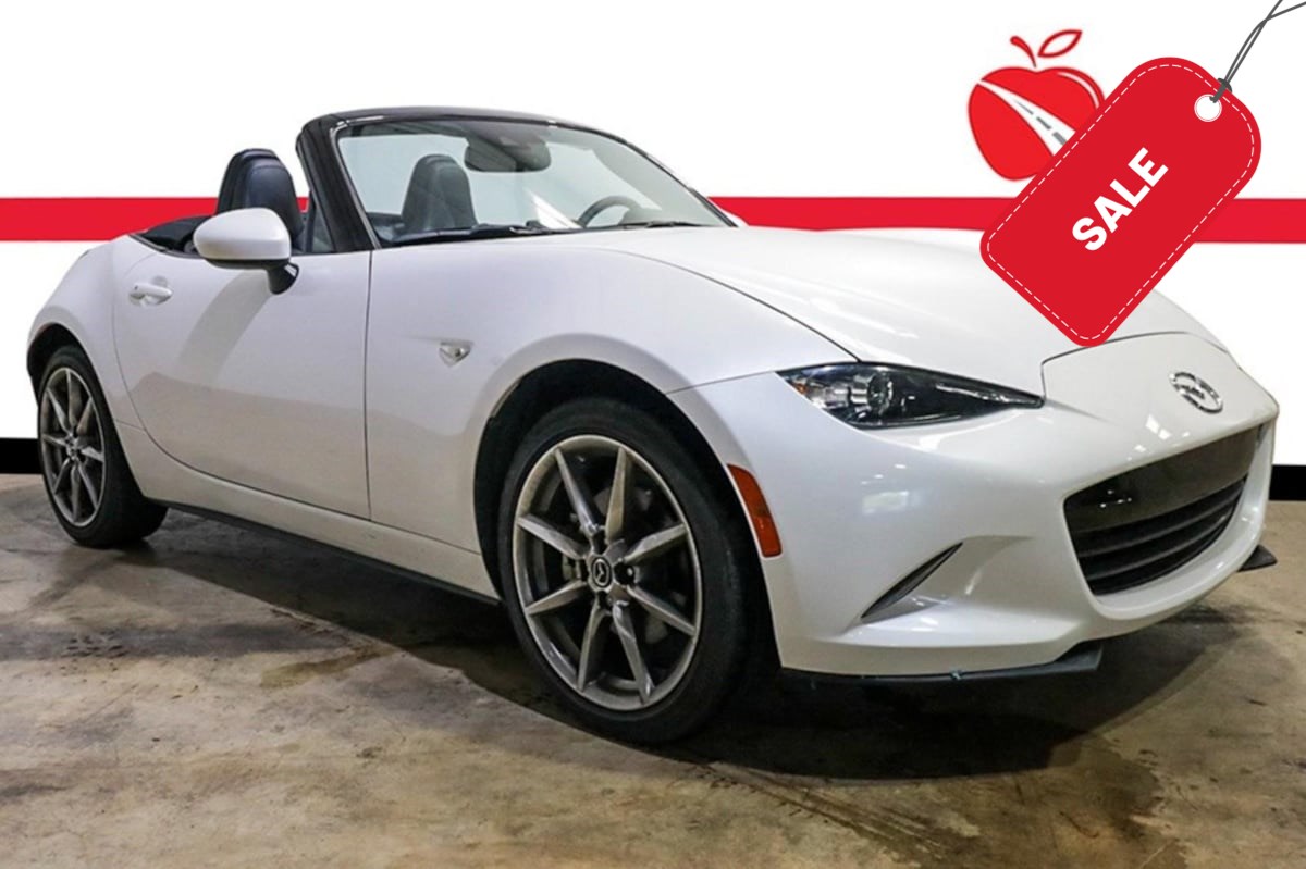 Snowflake White Pearl Mica 2022 Mazda MX-5 Miata Convertible Rear-Wheel Drive Automatic
