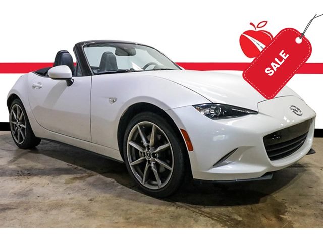 Snowflake White Pearl Mica 2022 Mazda MX-5 Miata Convertible Rear-Wheel Drive Automatic