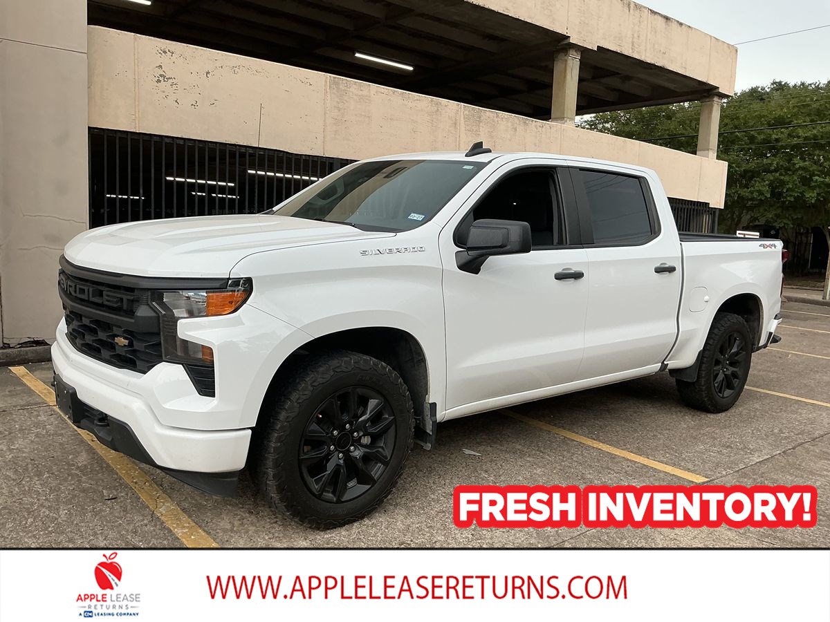 Chevrolet Silverado photo 2