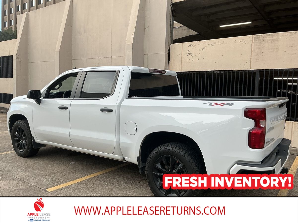 Chevrolet Silverado photo 3