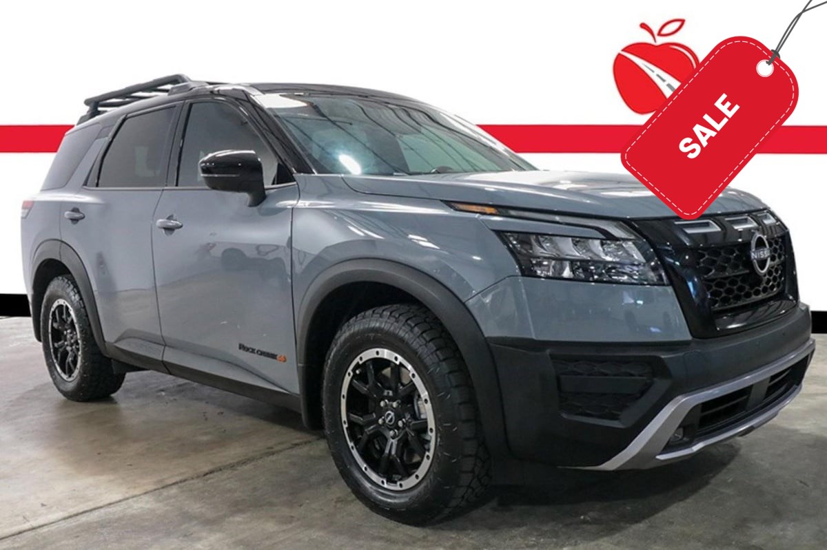Solid Gray/Super Black 2023 Nissan Pathfinder SUV / Crossover All-Wheel Drive Automatic
