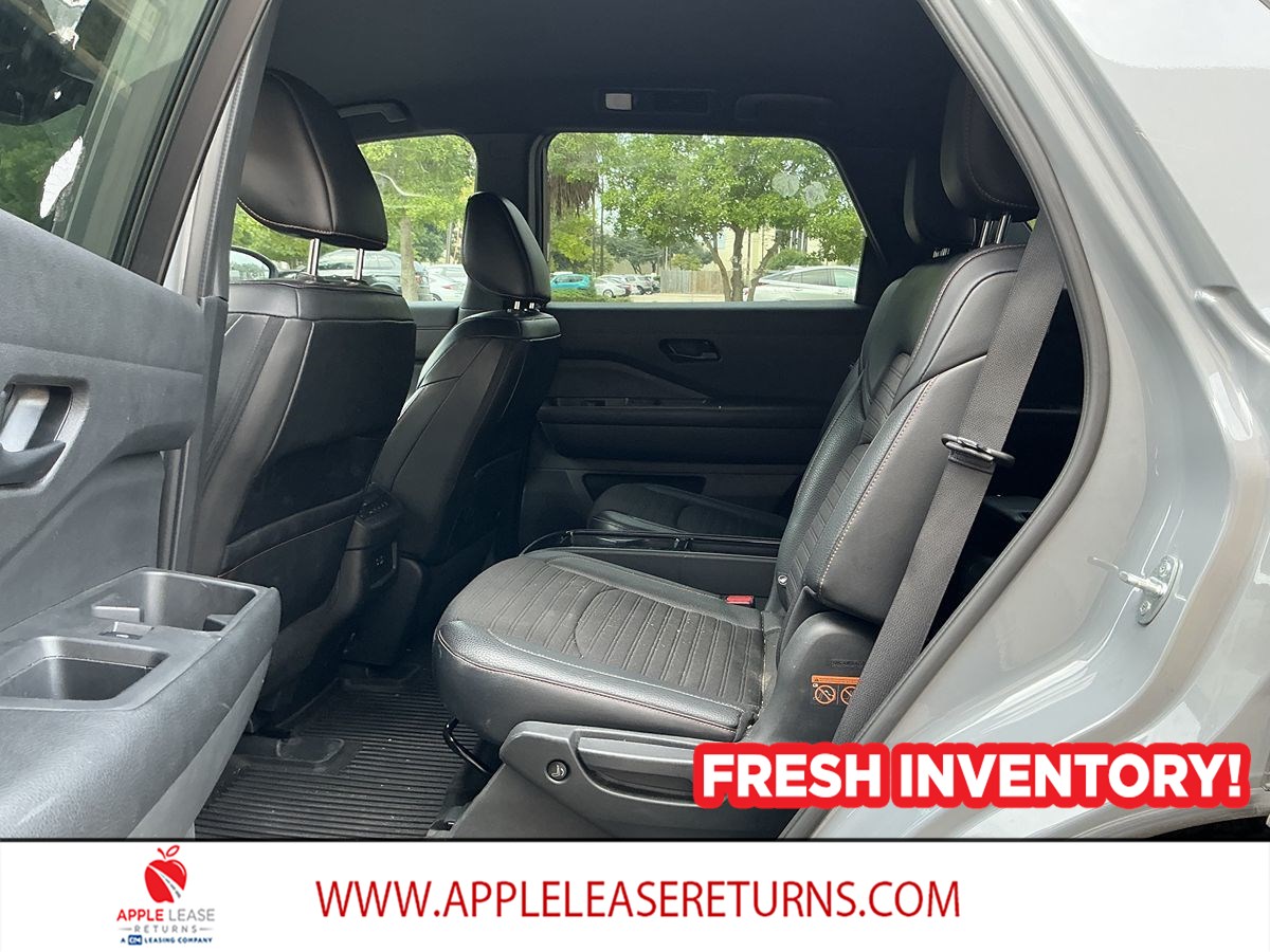 Nissan Pathfinder photo 8