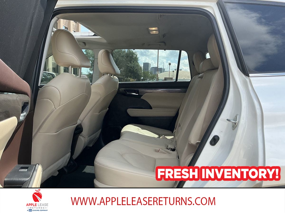 Toyota Highlander photo 8