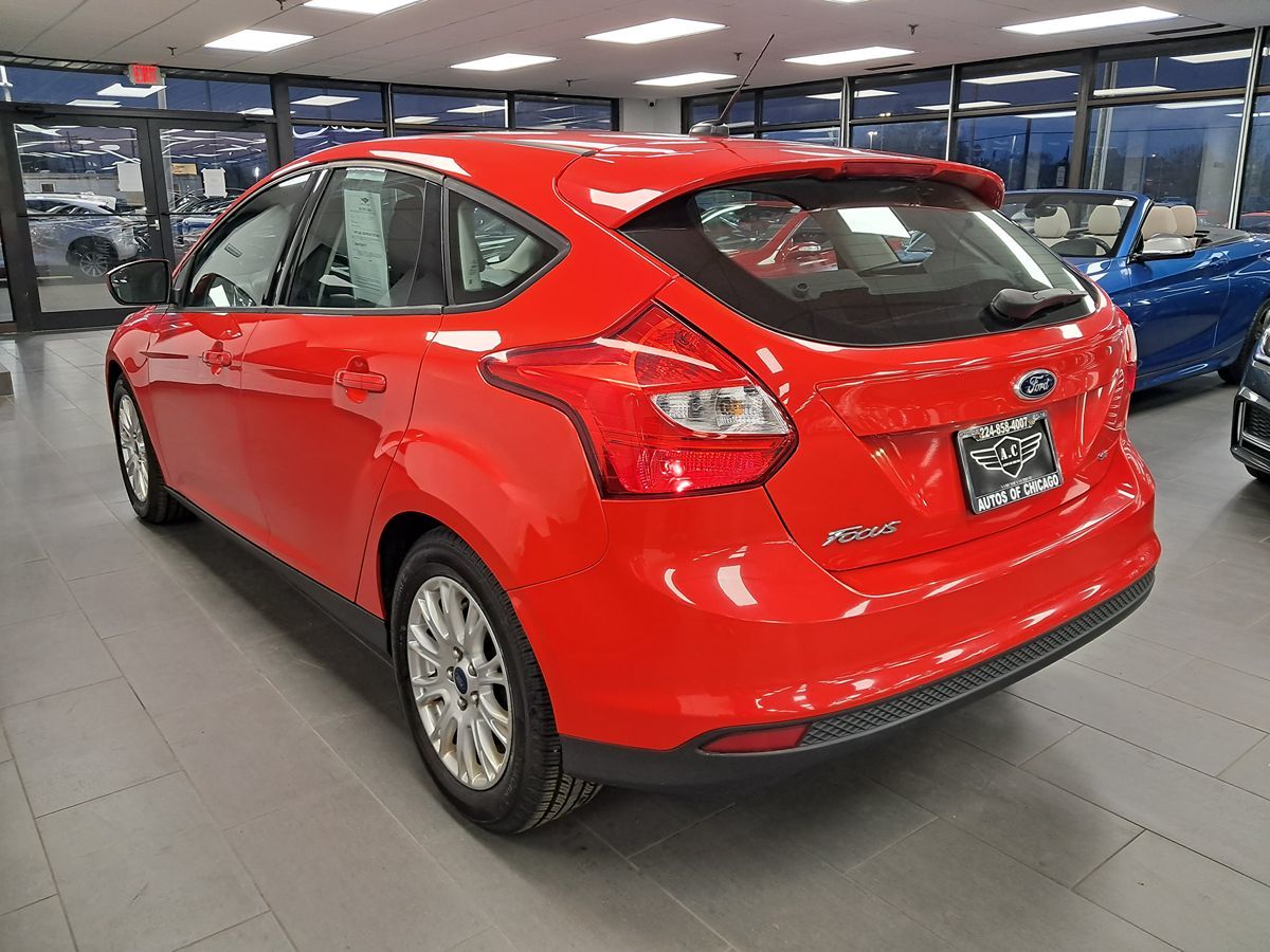 2012 Ford Focus SE photo 3