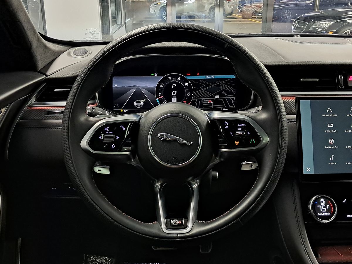 2023 Jaguar F-Pace SVR photo 13