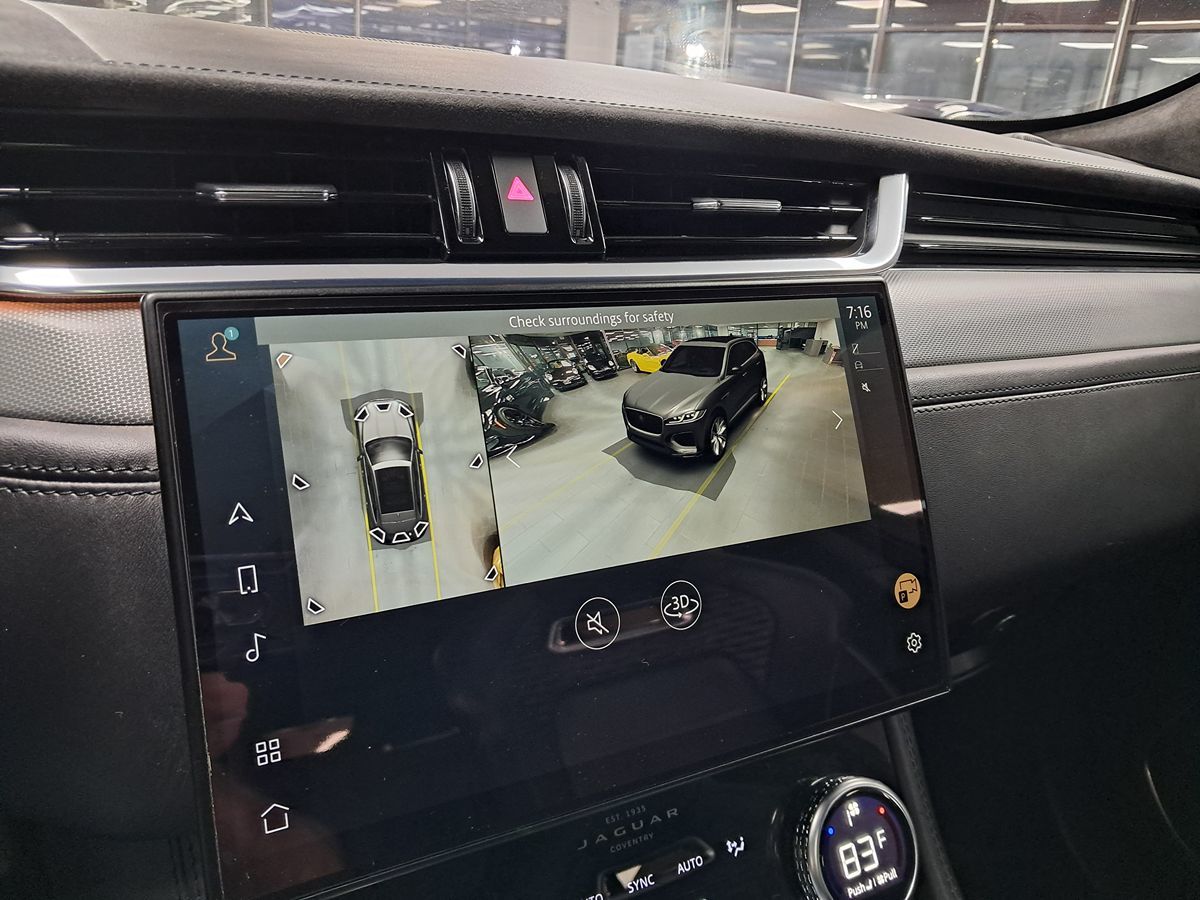 2021 Jaguar F-PACE SVR Premium photo 12