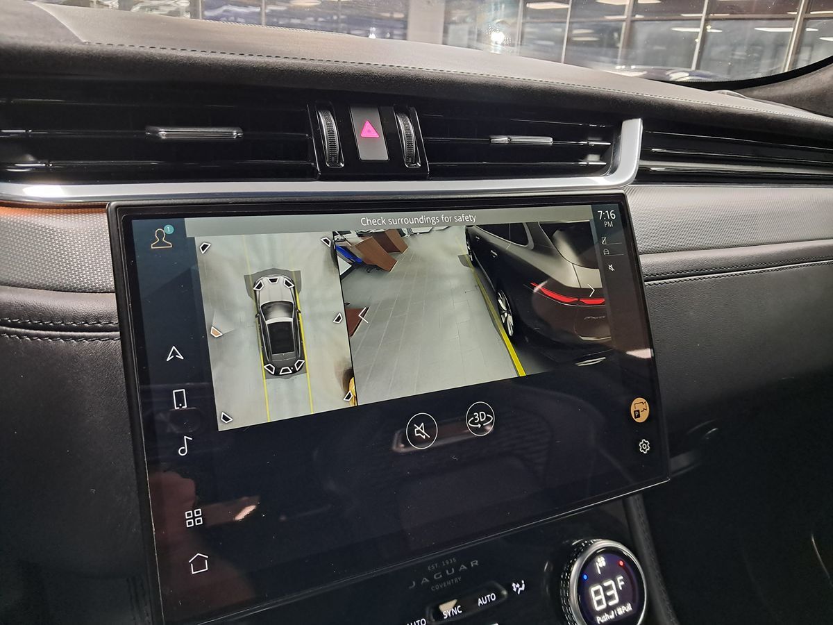 2021 Jaguar F-PACE SVR Premium photo 16