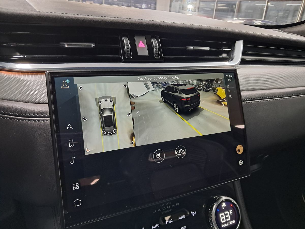 2021 Jaguar F-PACE SVR Premium photo 17