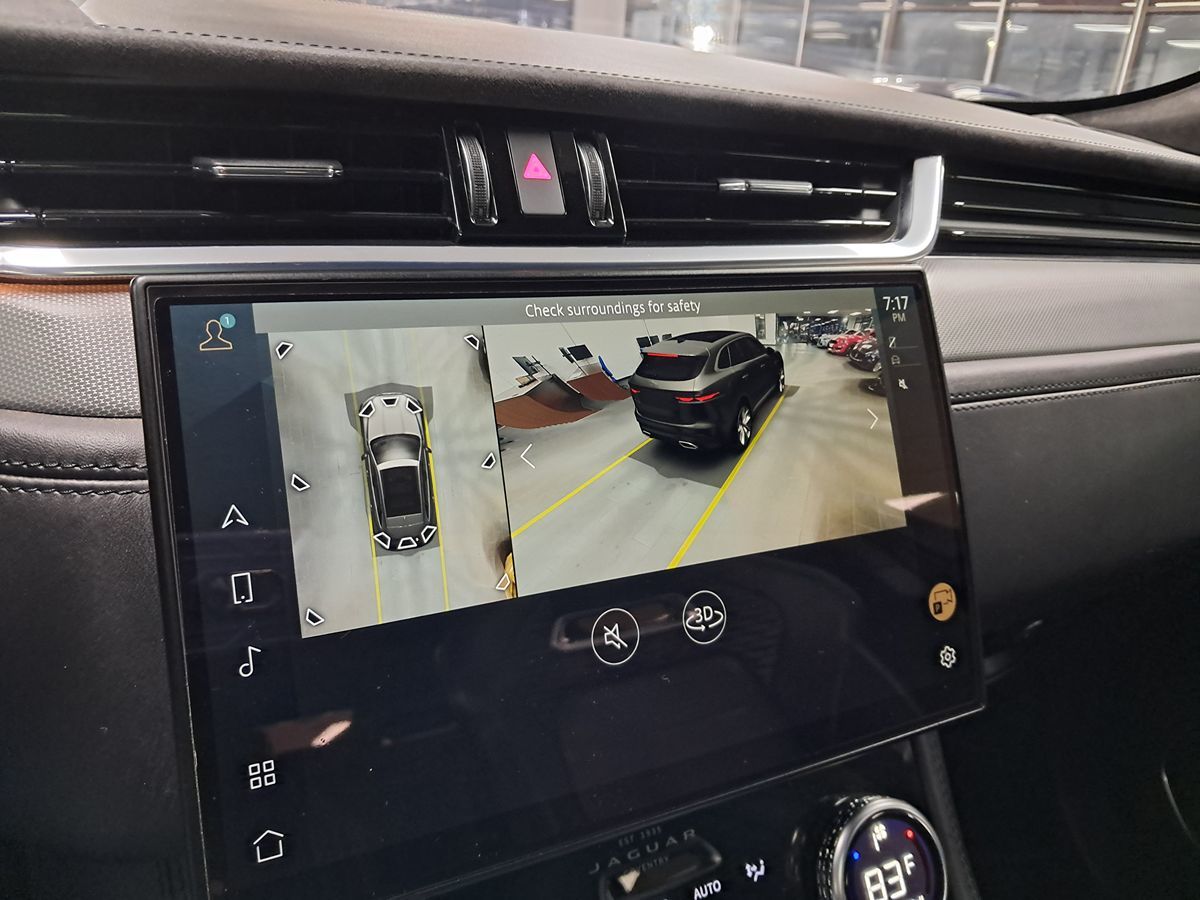 2021 Jaguar F-PACE SVR Premium photo 14