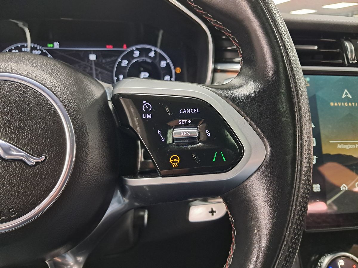 2021 Jaguar F-PACE SVR Premium photo 10