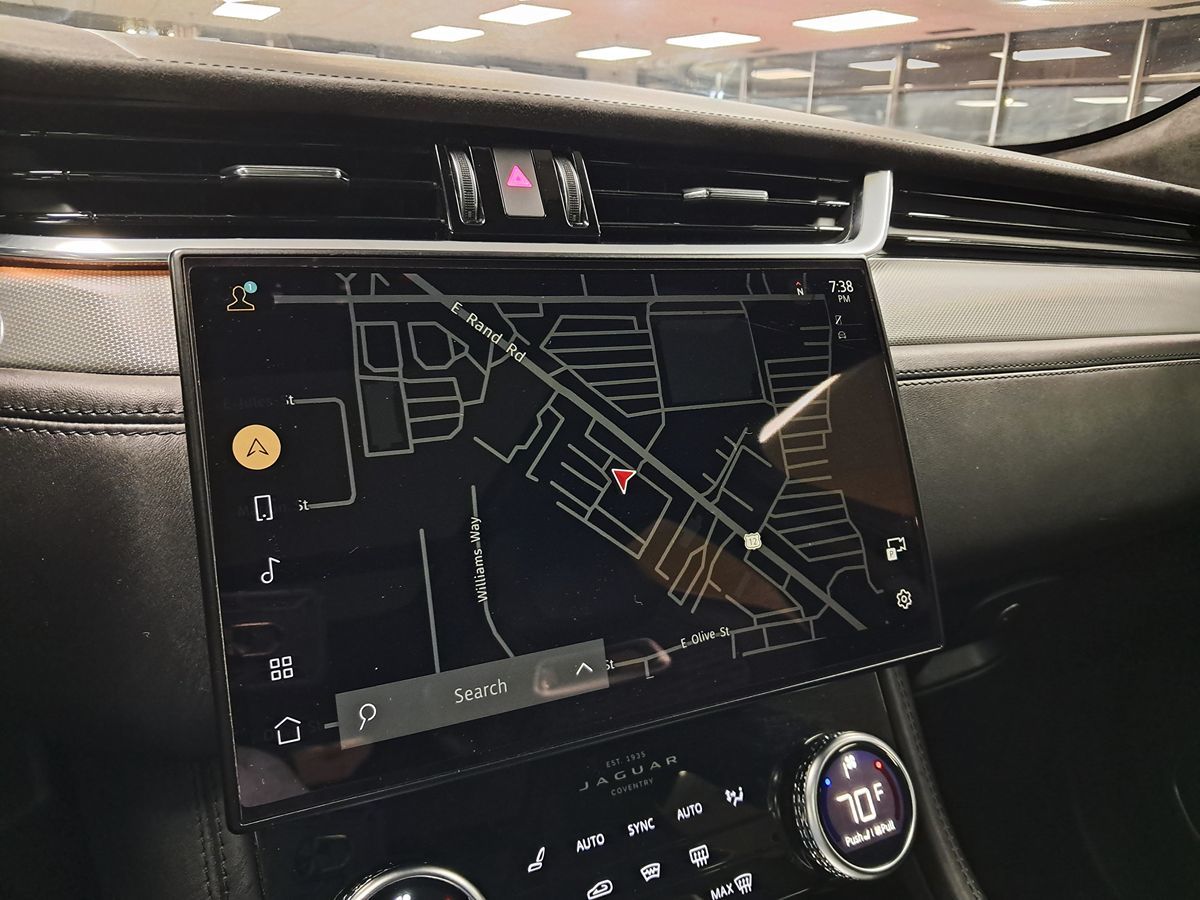 2021 Jaguar F-PACE SVR Premium photo 22