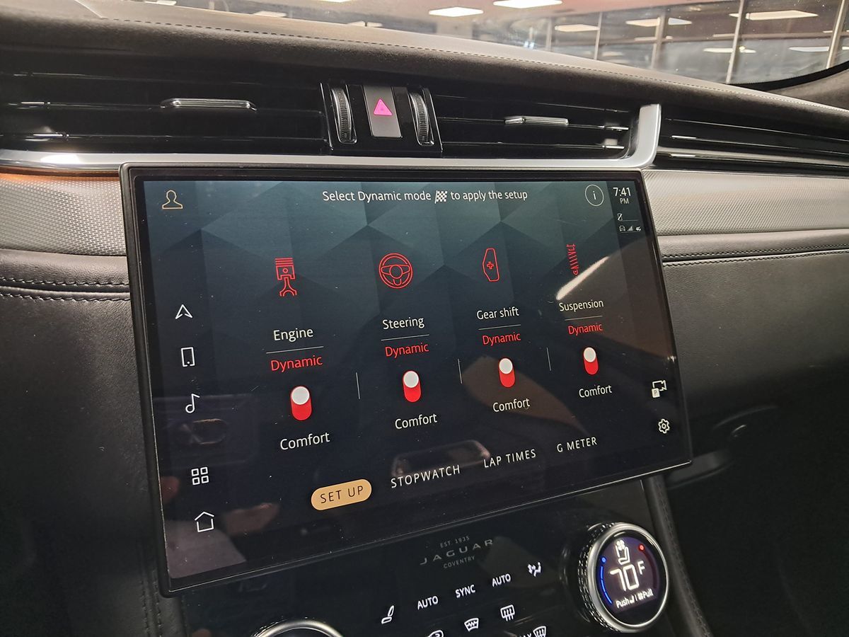 2021 Jaguar F-PACE SVR Premium photo 23