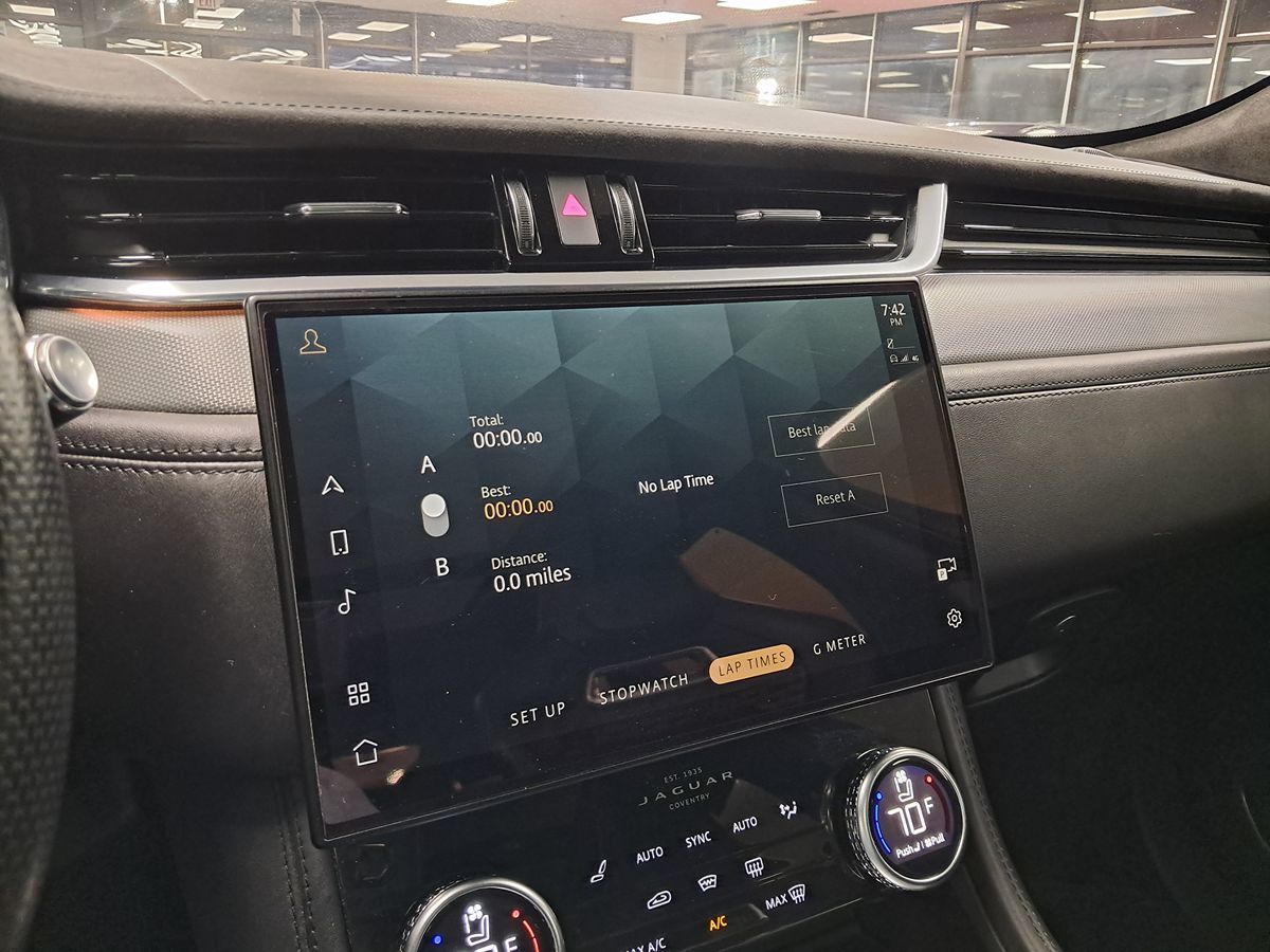 2021 Jaguar F-PACE SVR Premium photo 25
