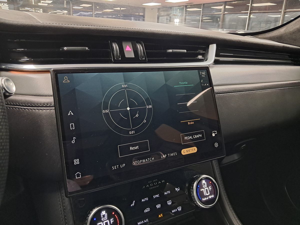 2021 Jaguar F-PACE SVR Premium photo 26