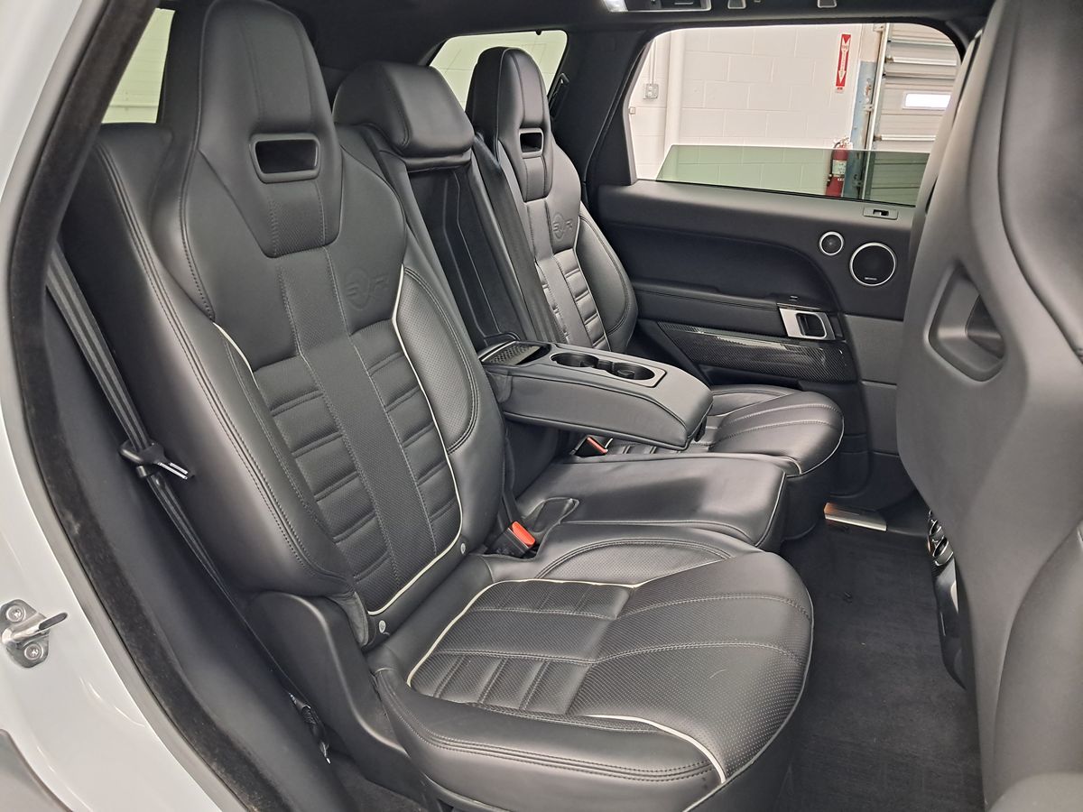 2017 Land Rover Range Rover Sport SVR photo 36