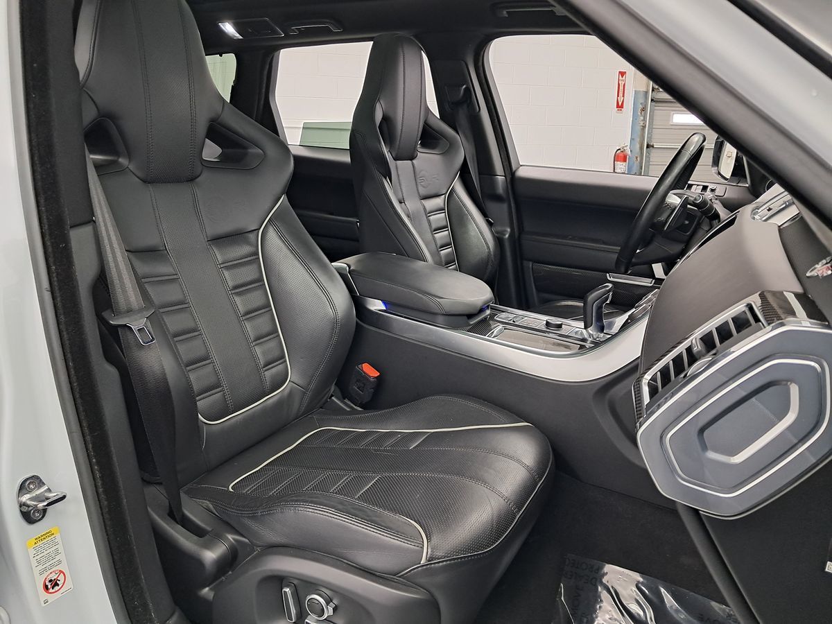2017 Land Rover Range Rover Sport SVR photo 37