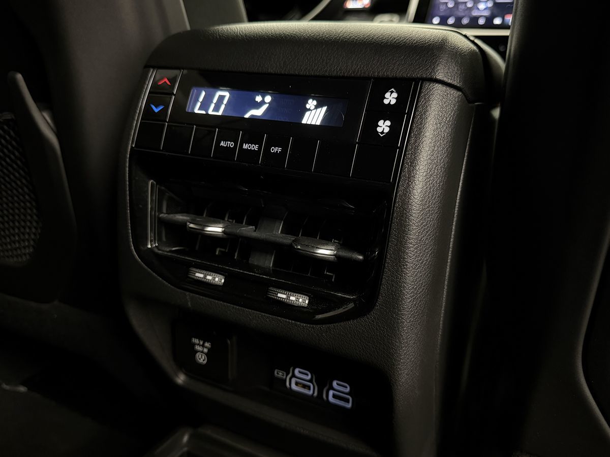 2022 Jeep Grand Cherokee L Altitude - Photo 32