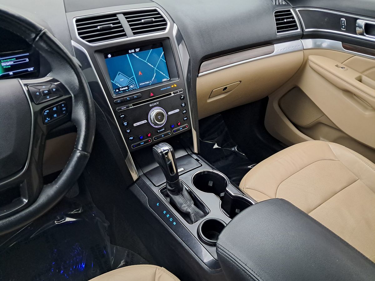 2017 Ford Explorer Limited - Photo 14